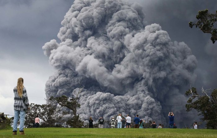 05-15-2018 Kilauea explodes_view from golf club.jpeg